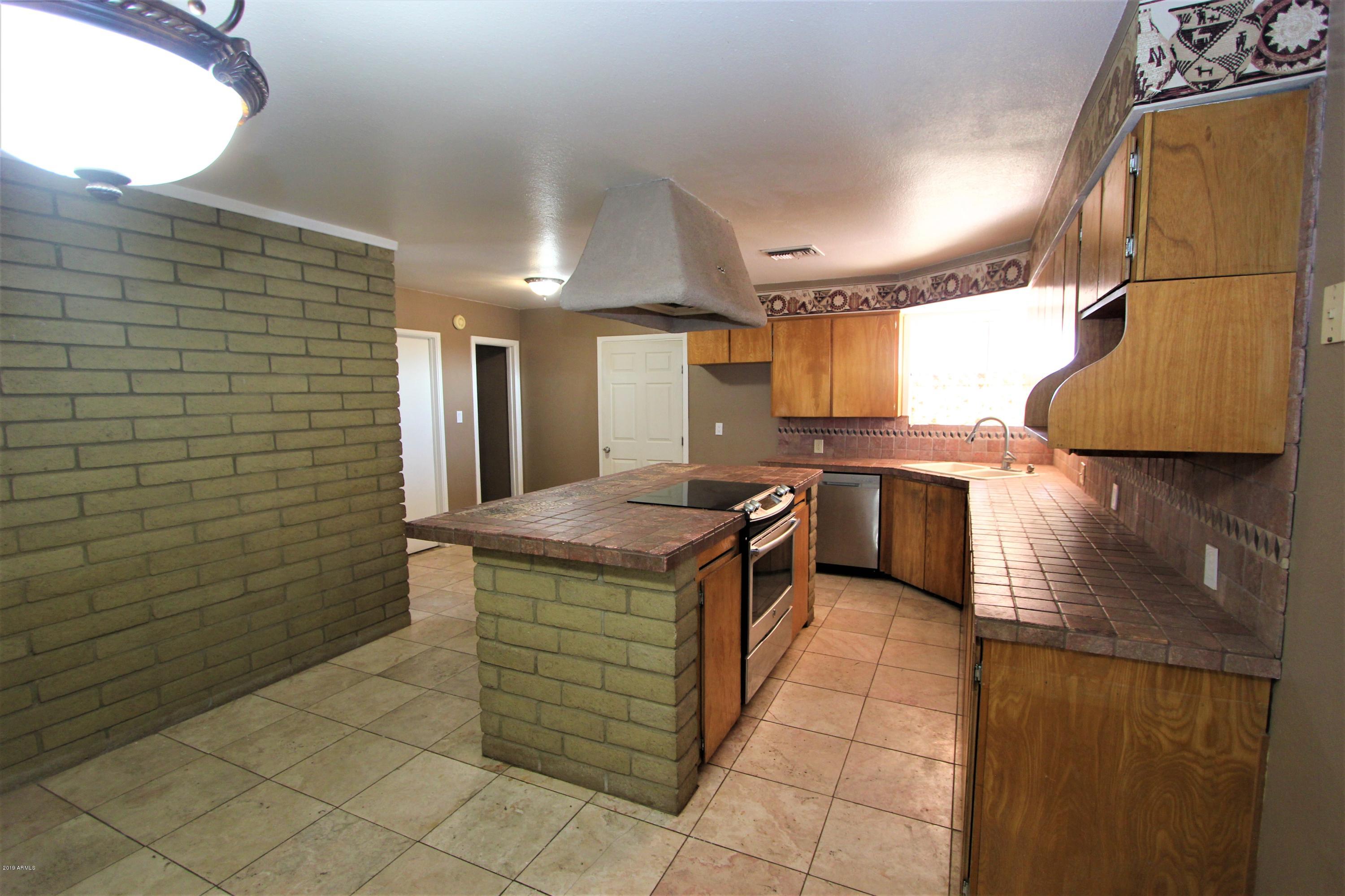 1025 South Mountain View Road Apache Junction, AZ 85119 - Photo 3 of 27 IMG_5022