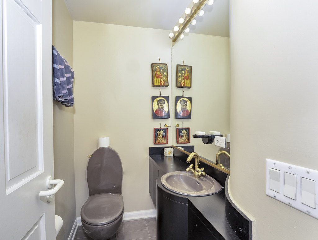 85 Ridgecroft Lane Barrington, IL 60010 - Photo 12 of 53 a bathroom with a granite countertop sink mirror vanity and toilet