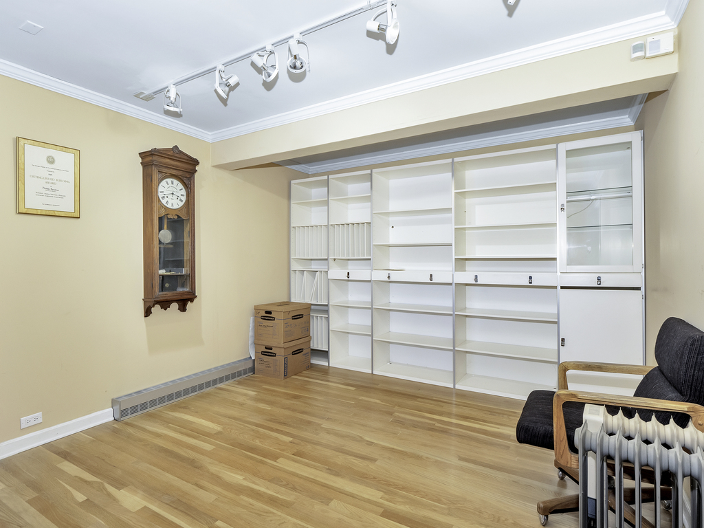 85 Ridgecroft Lane Barrington, IL 60010 - Photo 23 of 53 a view of a bedroom with wooden floor and windows