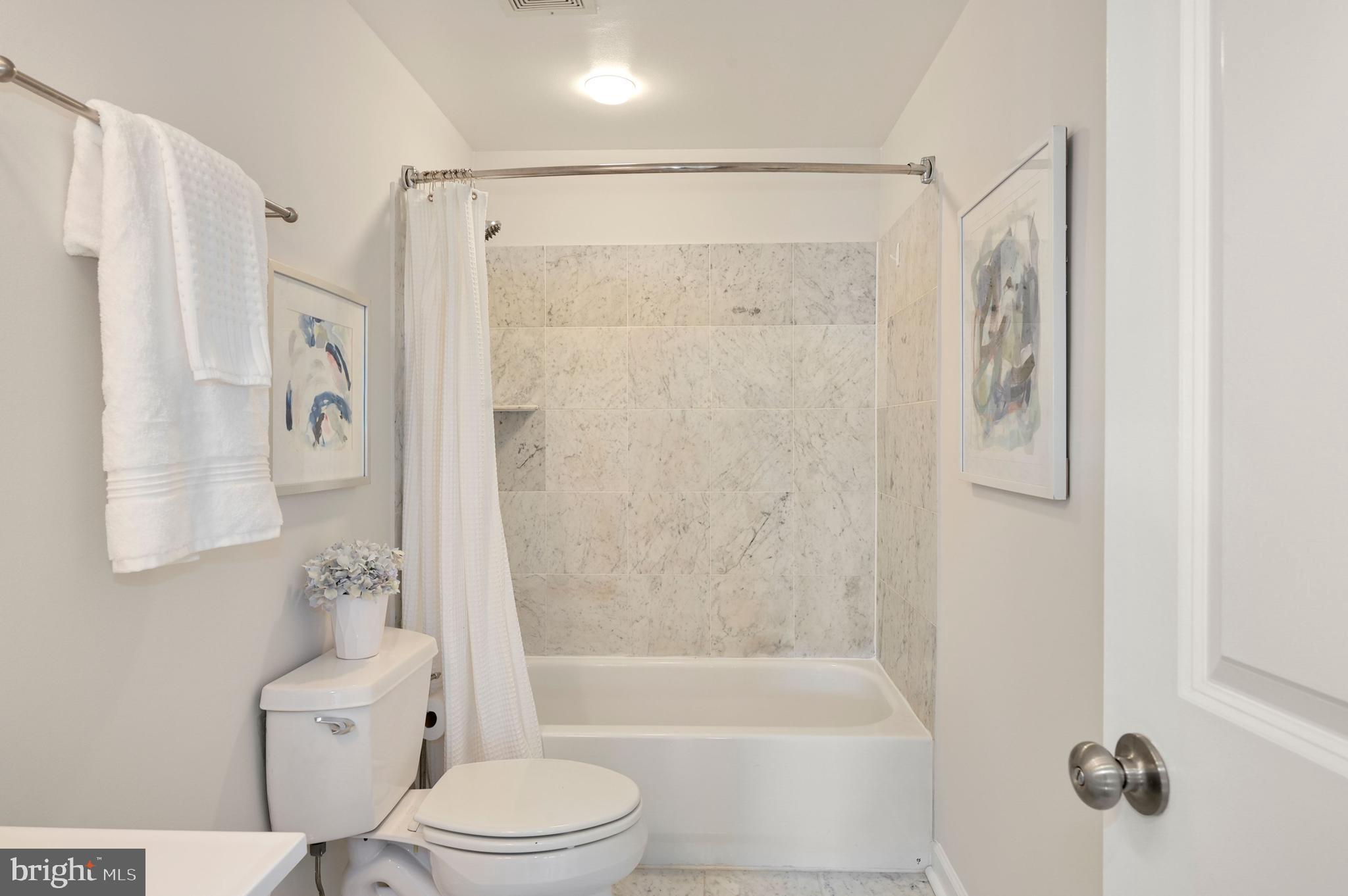1423 R Street Northwest, Unit 400 Washington, DC 20009 - Photo 19 of 29
