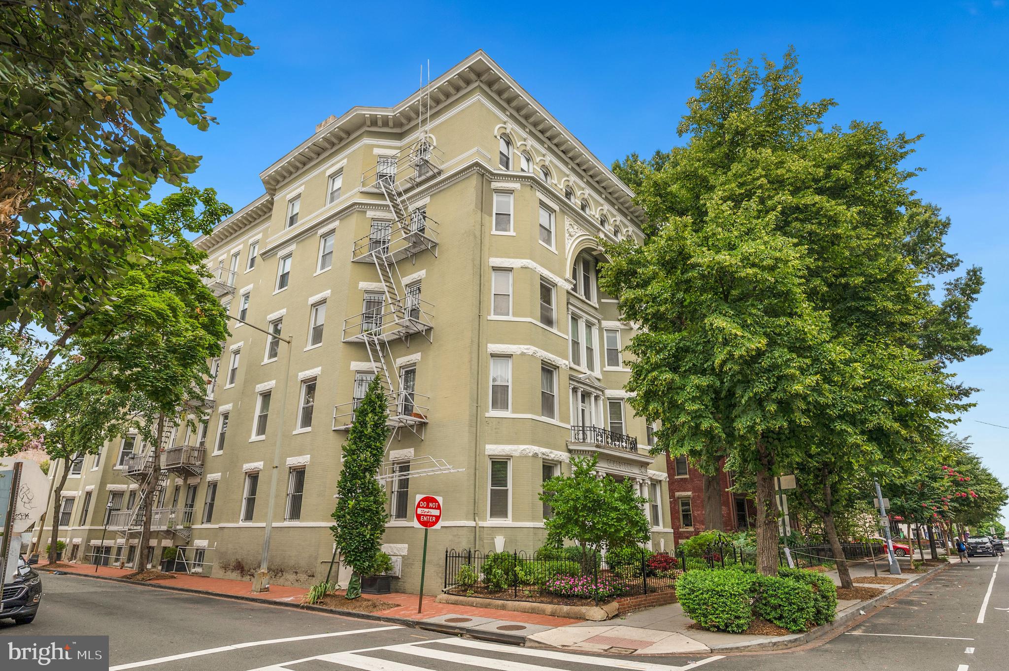 1423 R Street Northwest, Unit 400 Washington, DC 20009 - Photo 23 of 29
