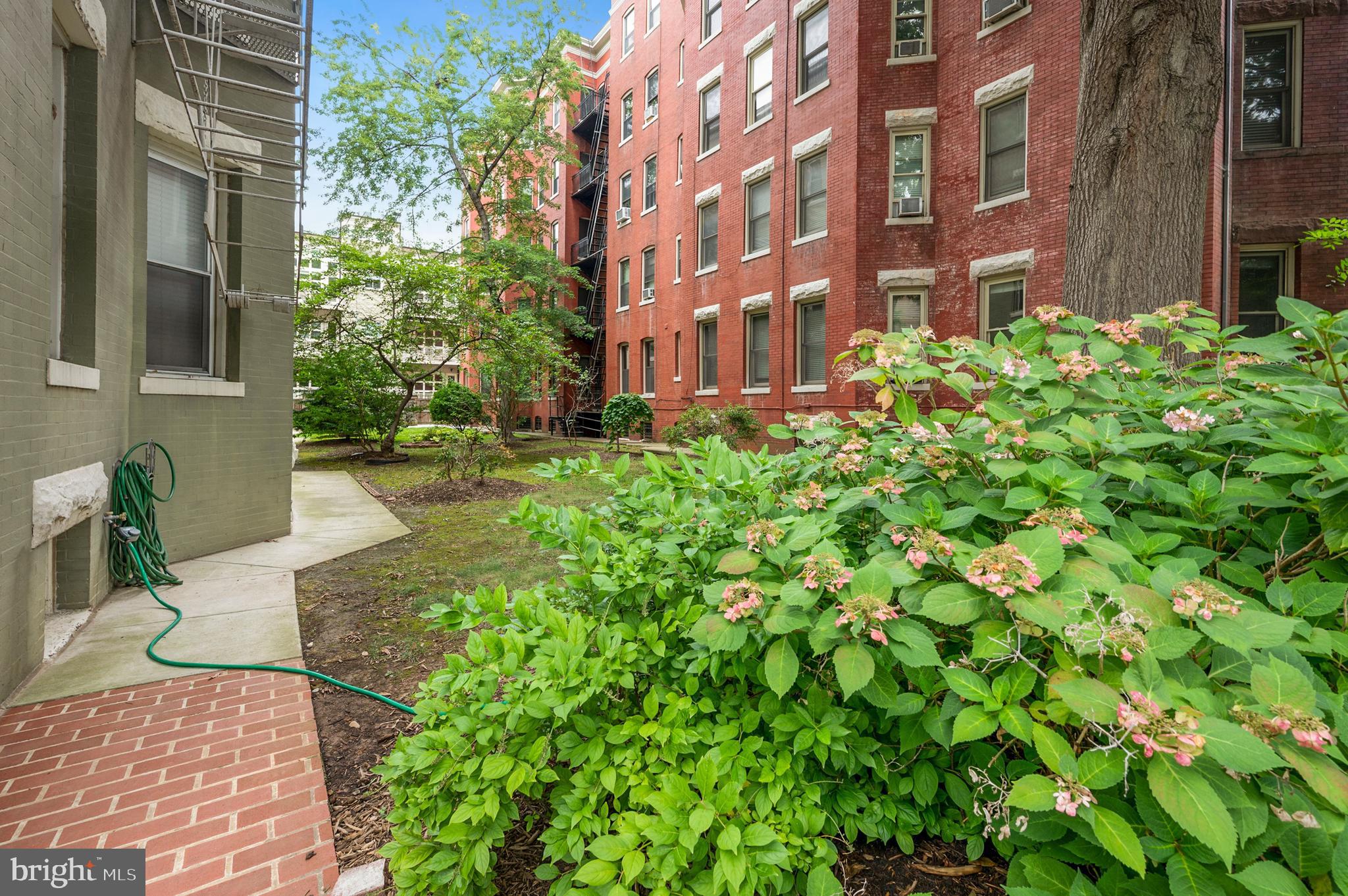 1423 R Street Northwest, Unit 400 Washington, DC 20009 - Photo 26 of 29