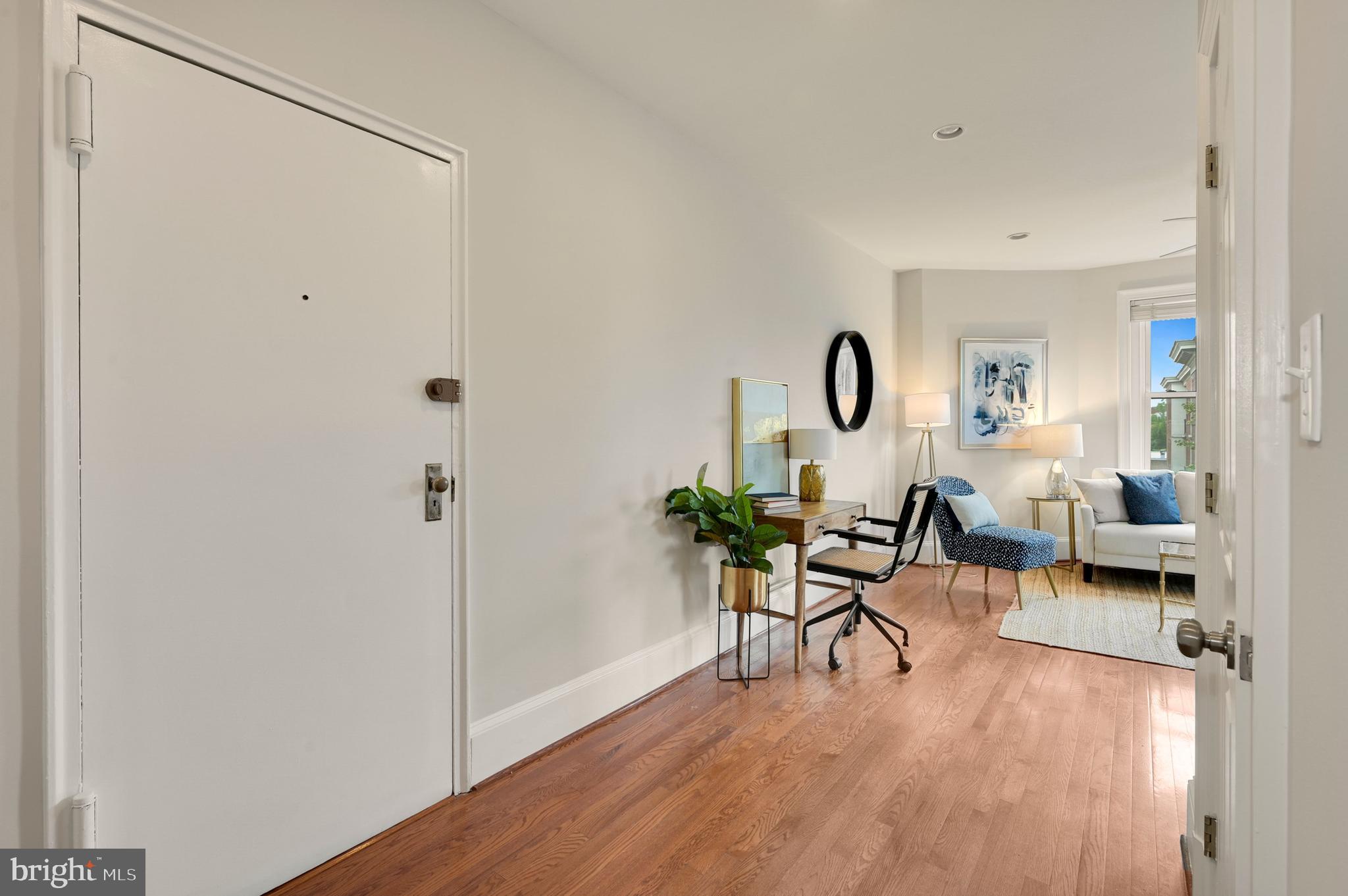 1423 R Street Northwest, Unit 400 Washington, DC 20009 - Photo 3 of 29 Spacious Entry