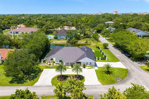 $2,895,000 | 9201 Southwest 102nd Street, Miami, FL 33176