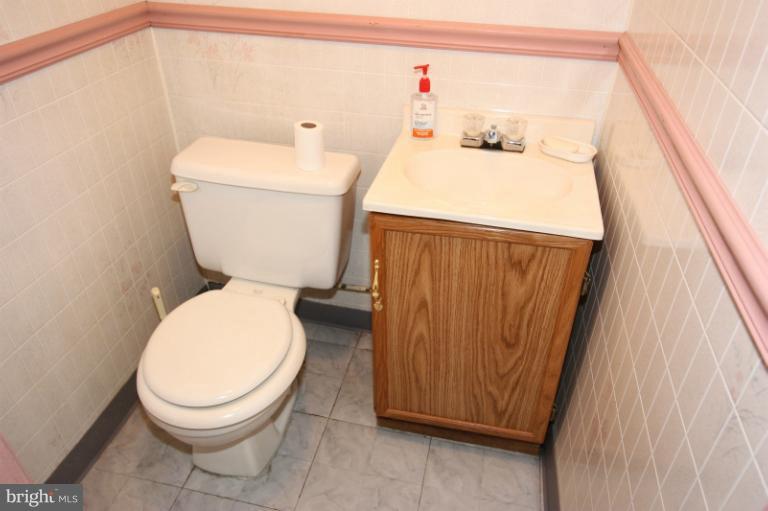 923 Masefield Road Baltimore, MD 21207 - Photo 8 of 30 1/2 bath ... conveniently located in basement