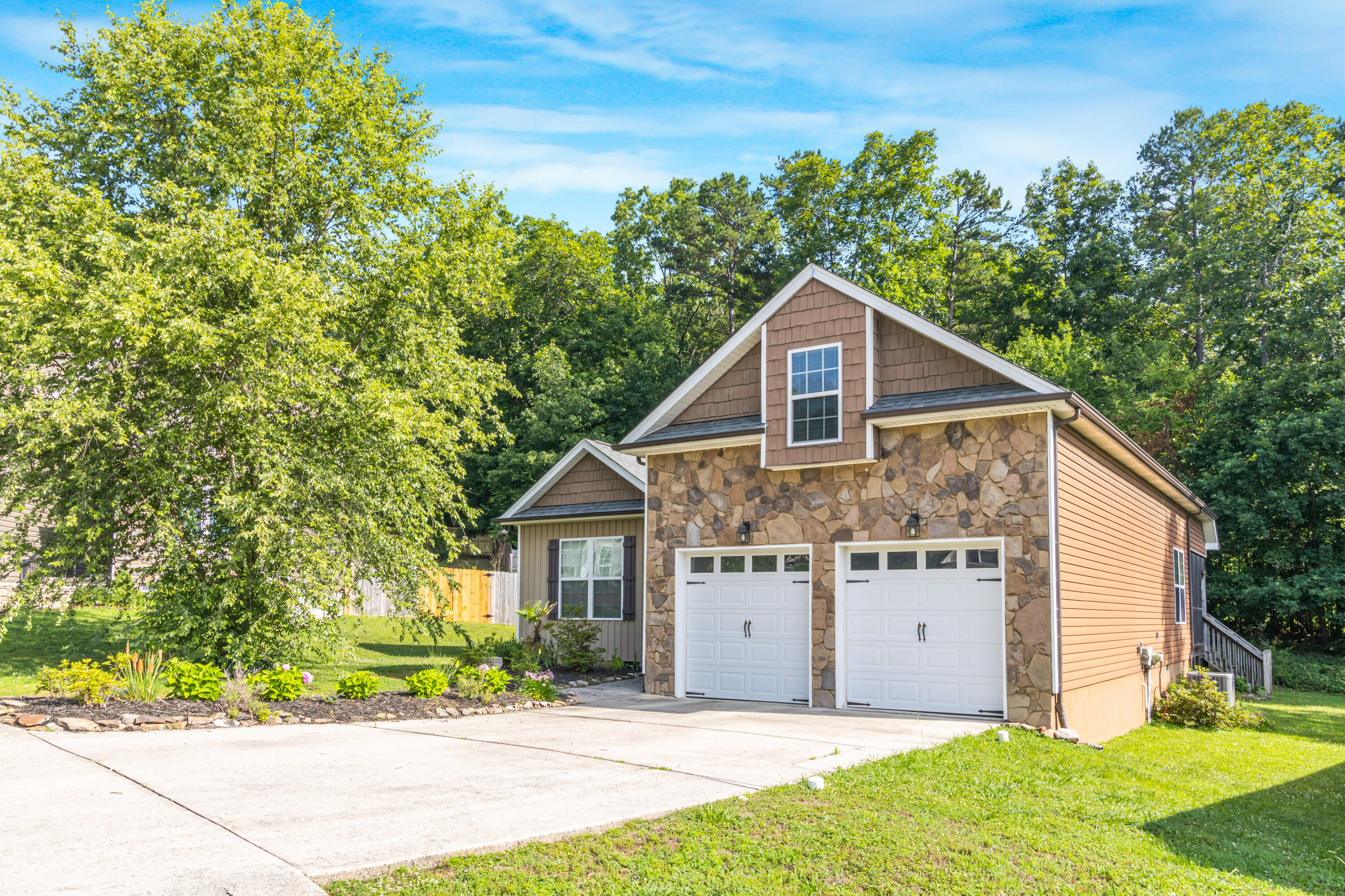 8664 Maple Valley Drive Chattanooga, TN 37421 - Photo 1 of 20 Front of house(1)