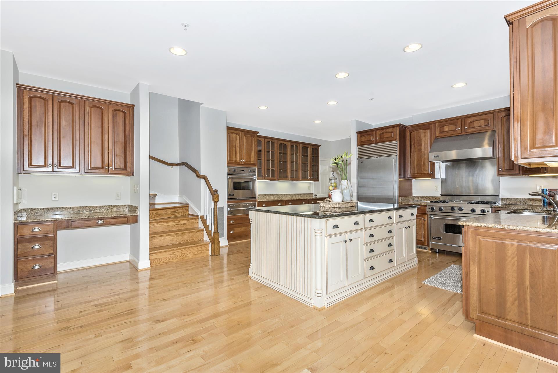2424 Sapling Ridge Lane Brookeville, MD 20833 - Photo 10 of 30 Kitchen