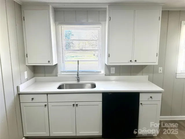 $1,099 | 504 A Moore Drive, Lexington, NC 27292