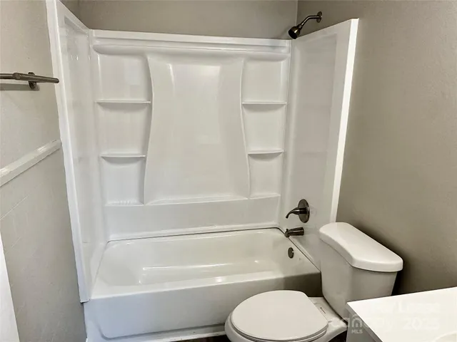 $1,099 | 504 A Moore Drive, Lexington, NC 27292