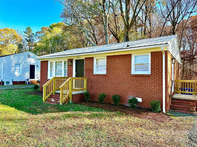 $1,099 | 504 A Moore Drive, Lexington, NC 27292