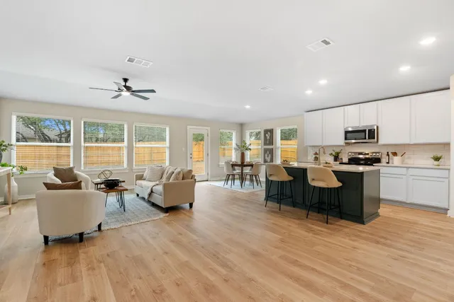 $395,000 | 21701 Oregon Lane, Leander, TX 78645