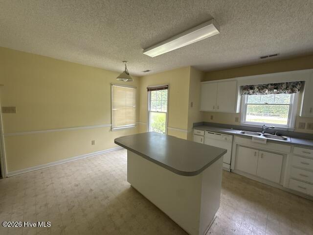 4511 Rivershore Drive New Bern, NC 28560 - Photo 5 of 22 Kitchen