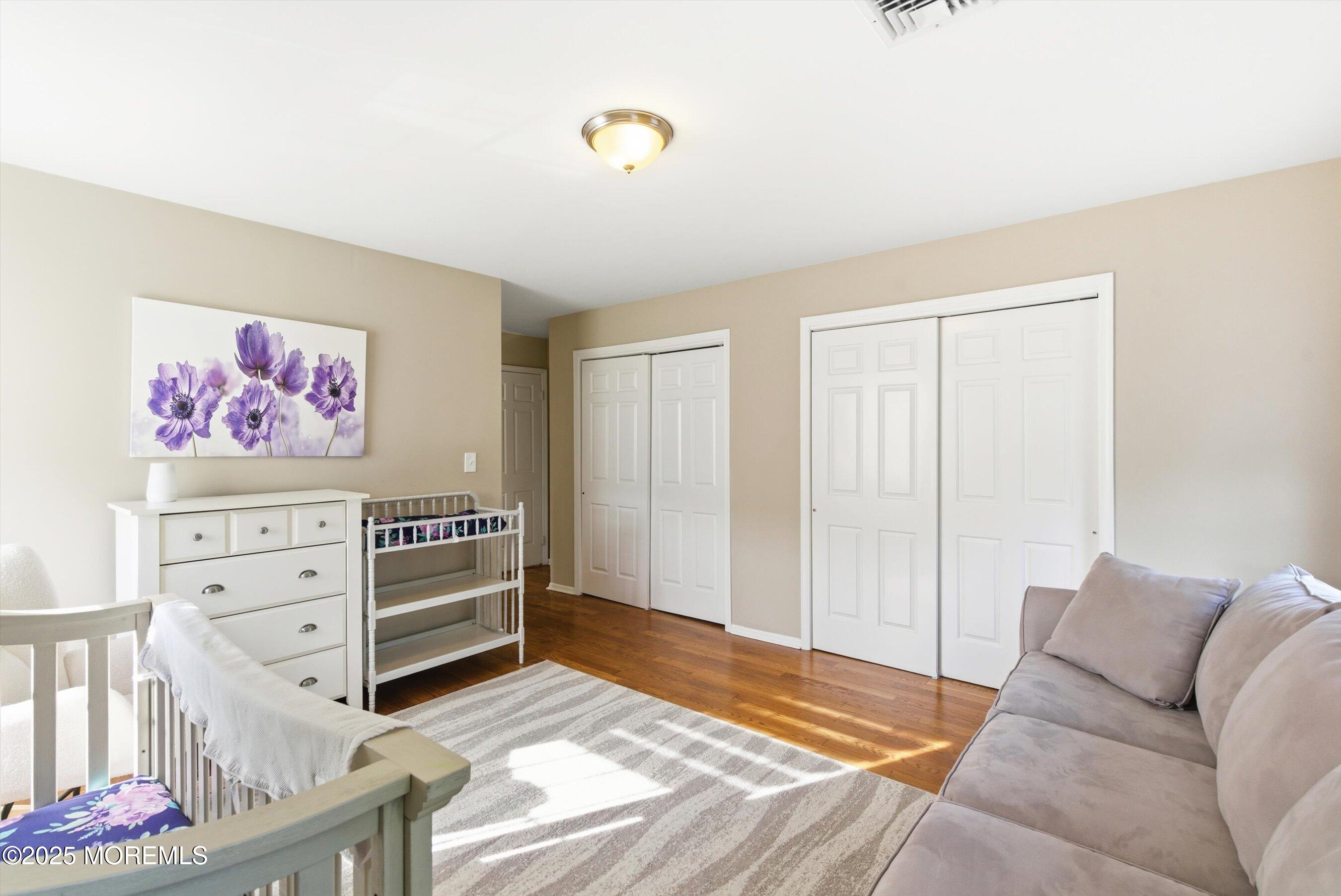 122 Quartz Lane Paterson, NJ 07501 - Photo 18 of 34 a living room with furniture