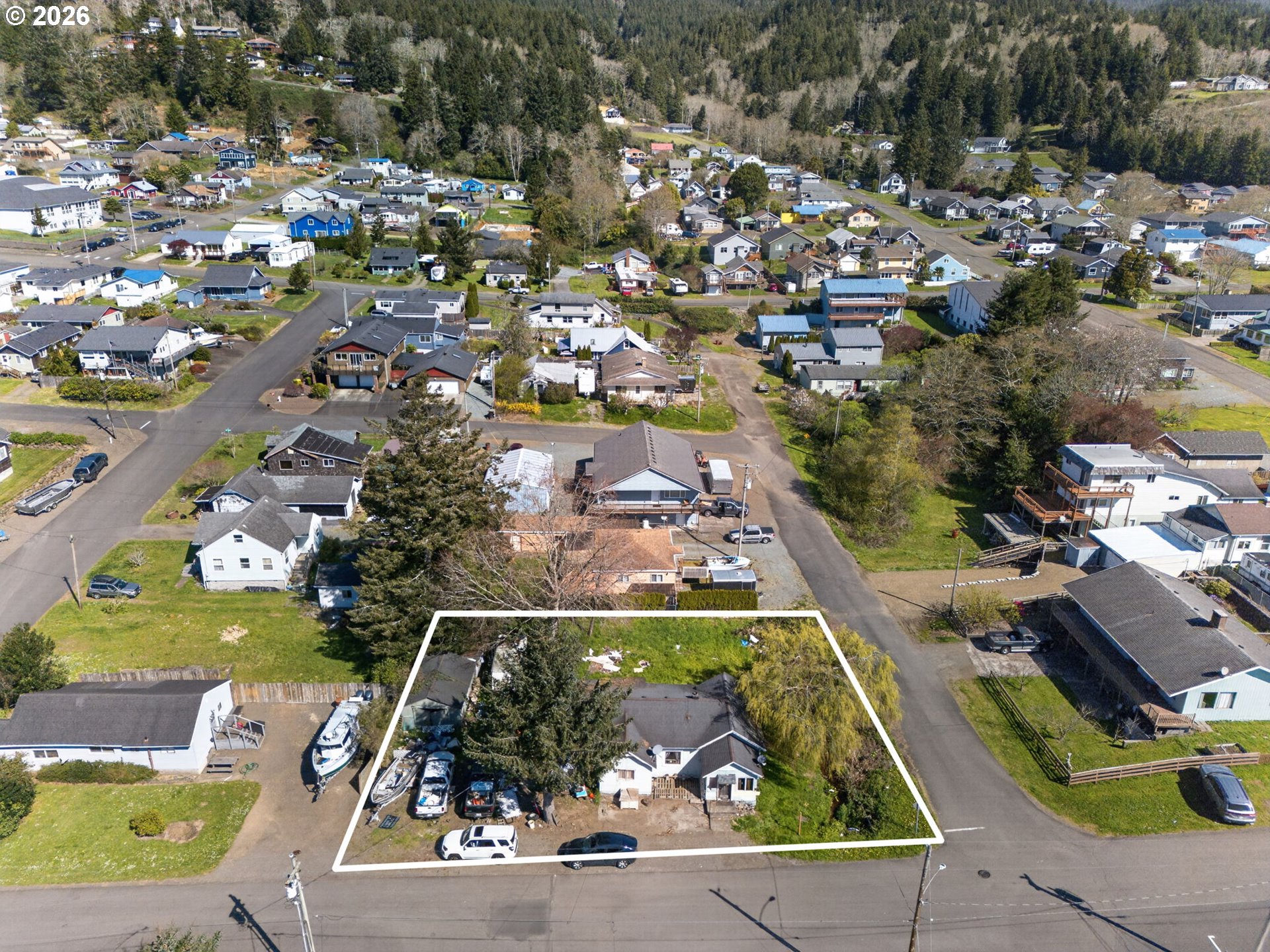 402 Acacia Avenue Garibaldi, OR 97118 - Photo 13 of 38
