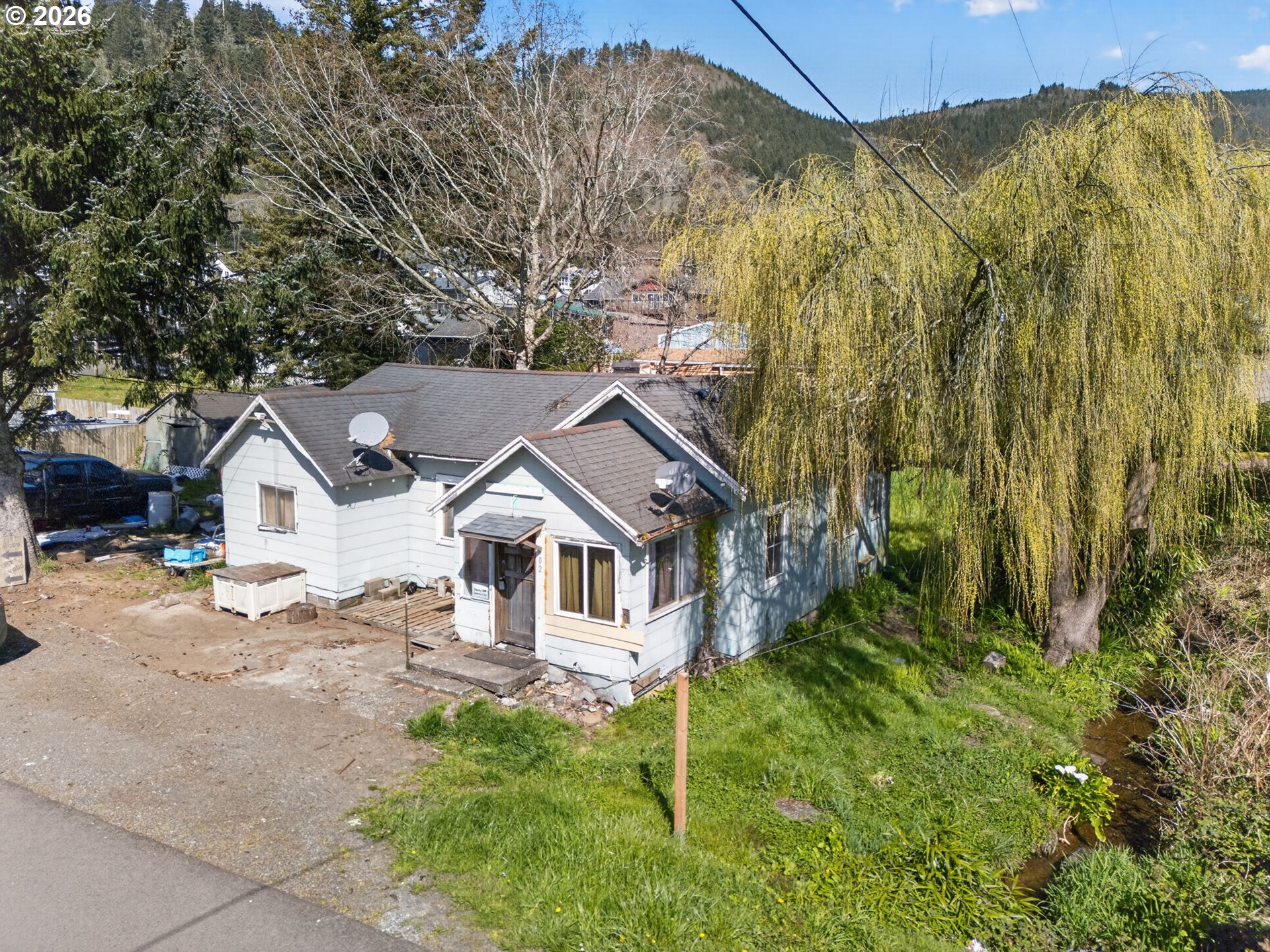 402 Acacia Avenue Garibaldi, OR 97118 - Photo 2 of 38