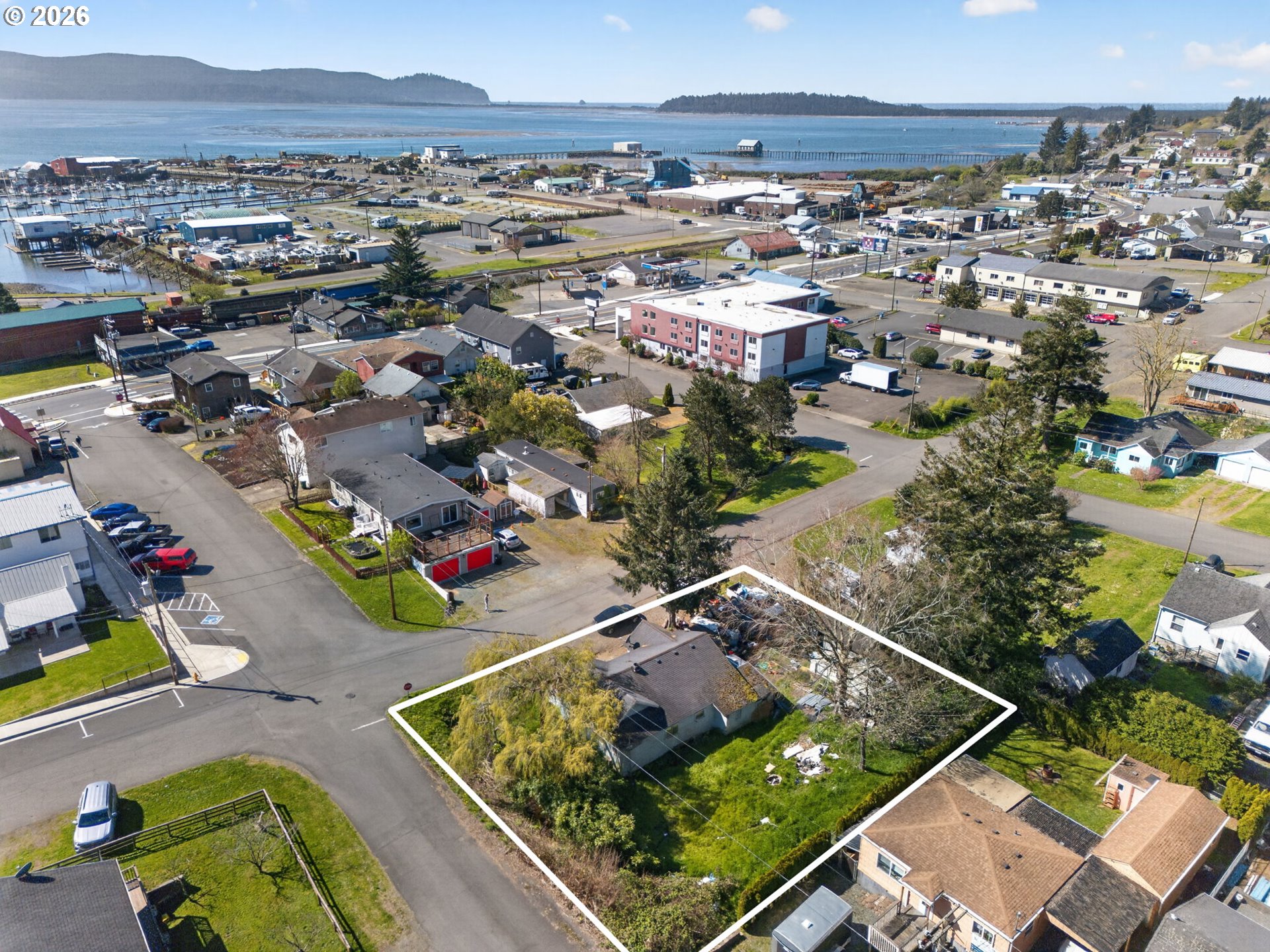 402 Acacia Avenue Garibaldi, OR 97118 - Photo 10 of 38