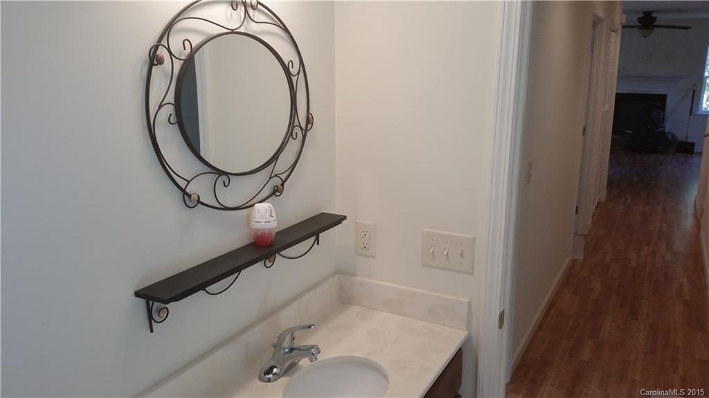 293 Highland Road Waynesville, NC 28786 - Photo 12 of 24 Gallery Image 12