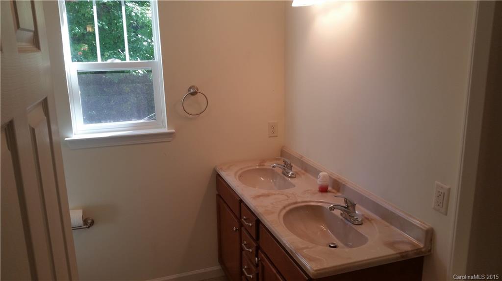 293 Highland Road Waynesville, NC 28786 - Photo 17 of 24 Gallery Image 17