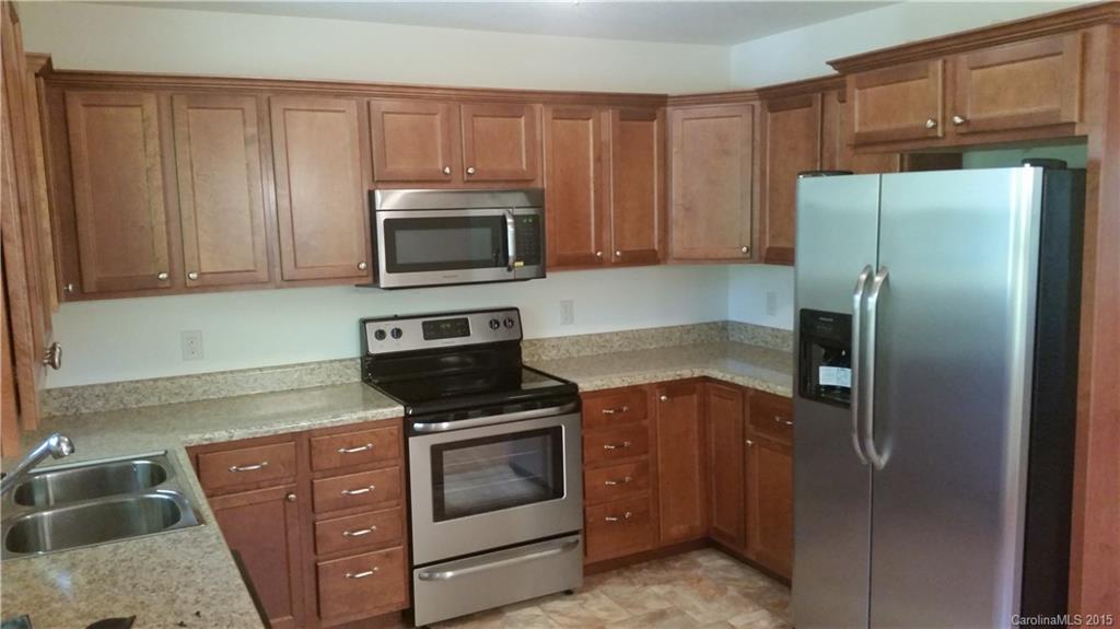 293 Highland Road Waynesville, NC 28786 - Photo 3 of 24 Gallery Image 3