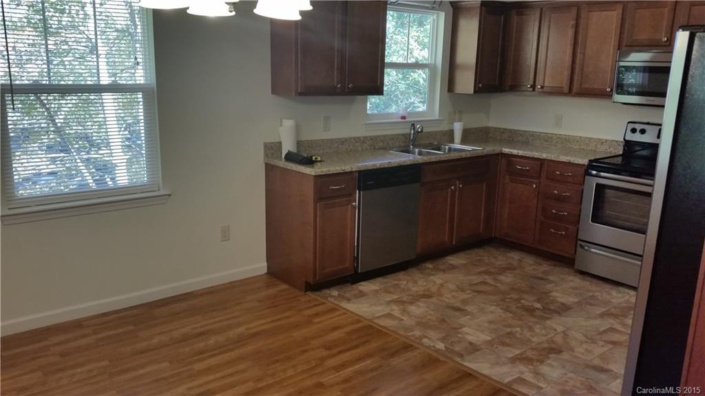 293 Highland Road Waynesville, NC 28786 - Photo 4 of 24 Gallery Image 4