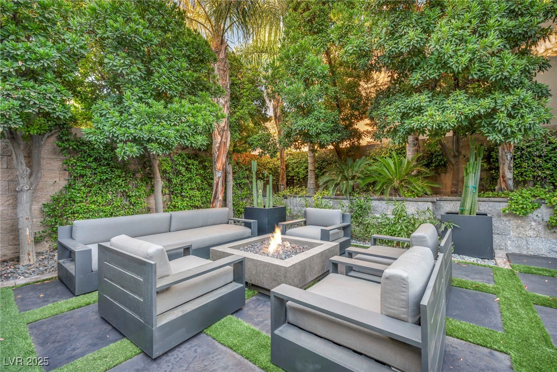 8032 Spring Buck Court Las Vegas, NV 89129 - Photo 23 of 41