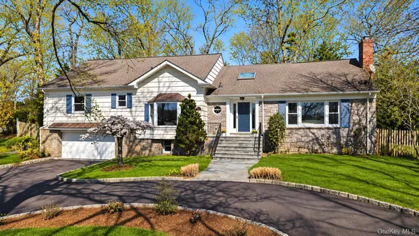 $2,395,000 | 11 Iroquois Trail, Harrison, NY 10528