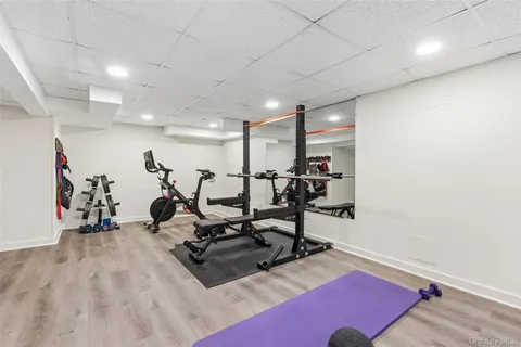 $2,395,000 | 11 Iroquois Trail, Harrison, NY 10528