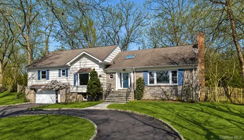 $2,395,000 | 11 Iroquois Trail, Harrison, NY 10528