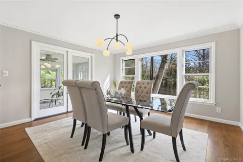 $2,395,000 | 11 Iroquois Trail, Harrison, NY 10528