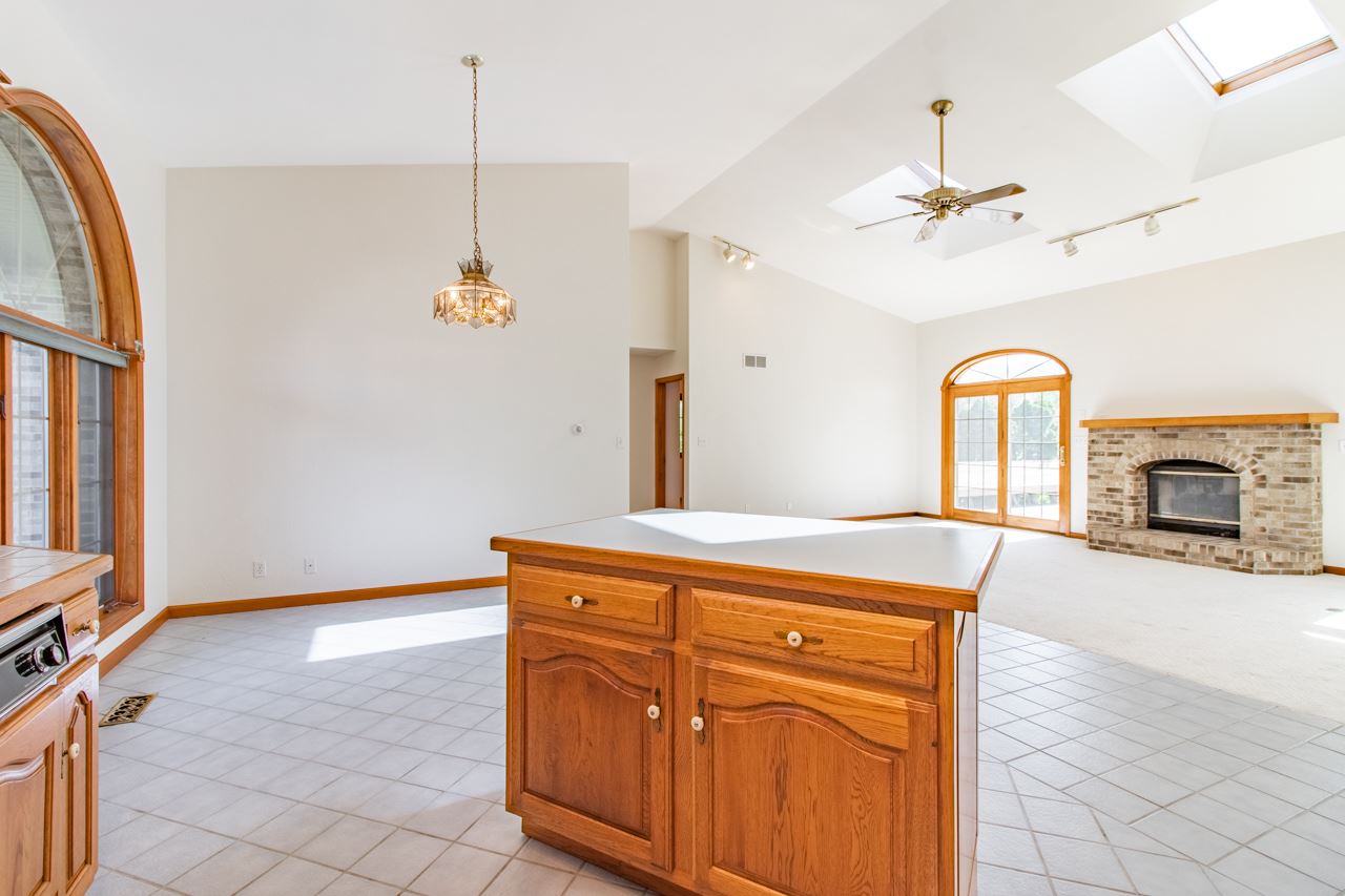 1102 South Main Street Washington, IL 61571 - Photo 17 of 36 Gallery Image 17