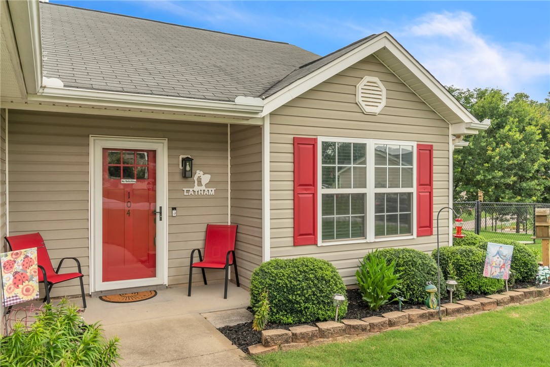 104 Baltic Avenue Anderson, SC 29621 - Photo 3 of 26