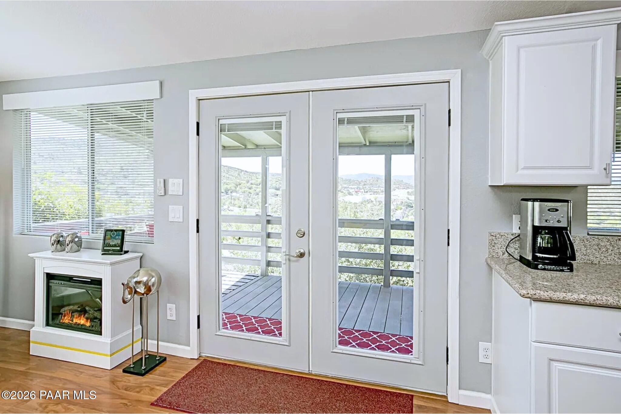 2518 Hilltop Road Prescott, AZ 86301 - Photo 5 of 28 5