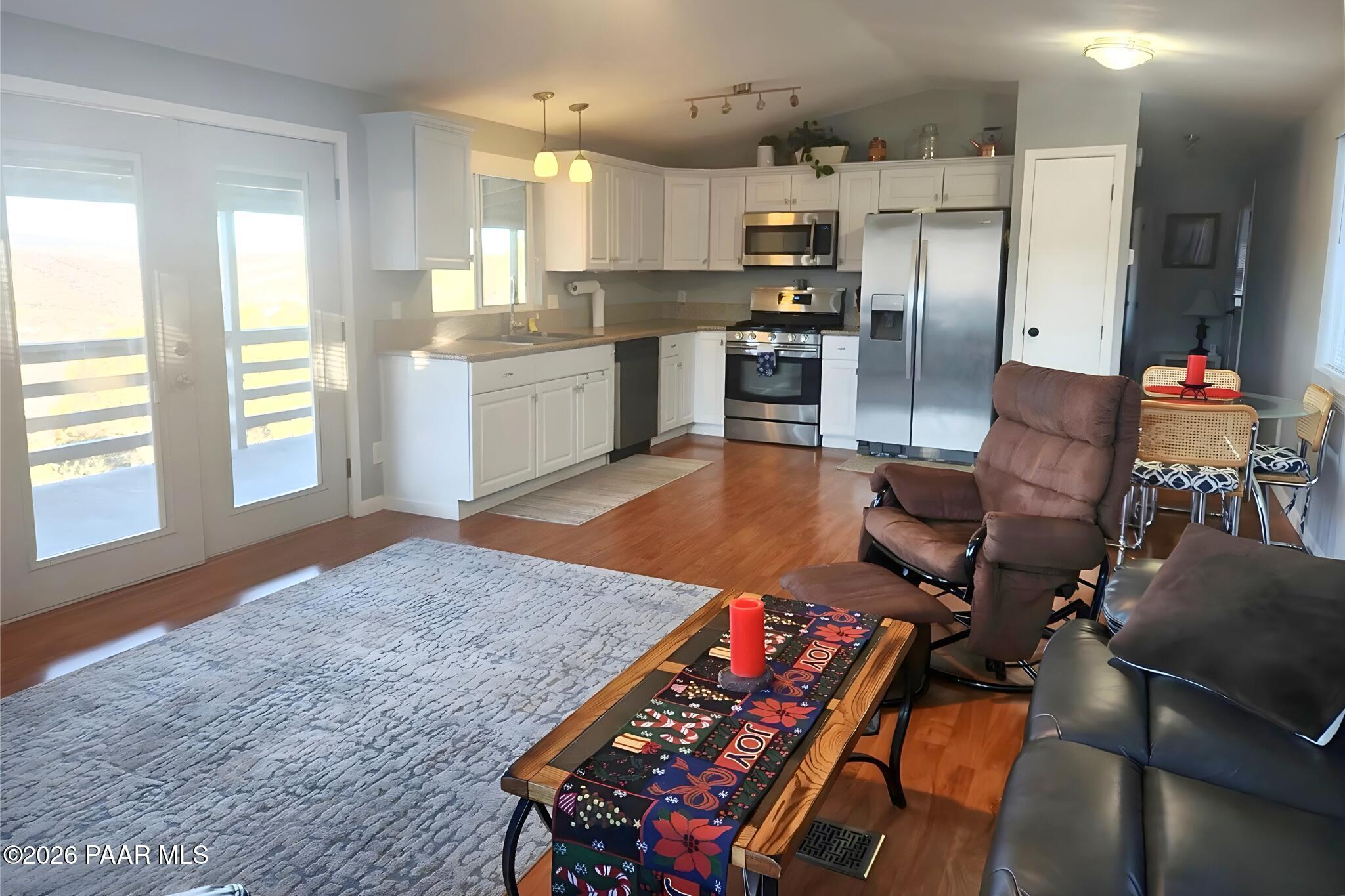 2518 Hilltop Road Prescott, AZ 86301 - Photo 6 of 28 6