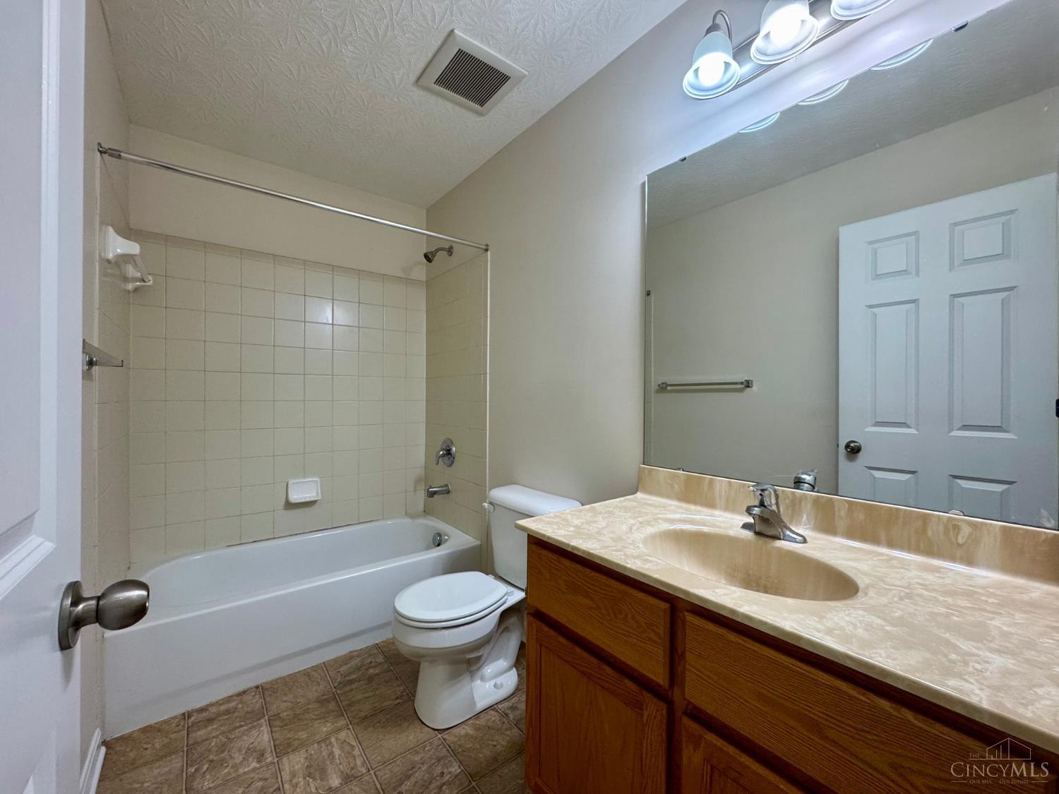 7448 Locust View Lane Cincinnati, OH 45239 - Photo 31 of 44