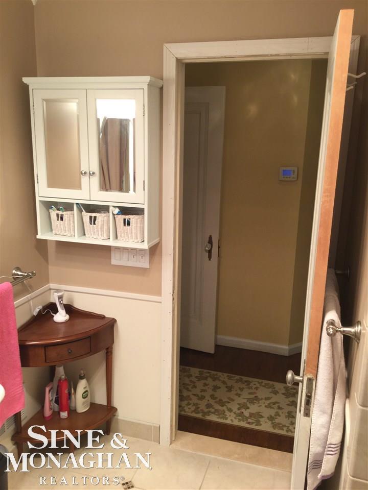 1082 Hampton Road Grosse Pointe Woods, MI 48236 - Photo 23 of 50