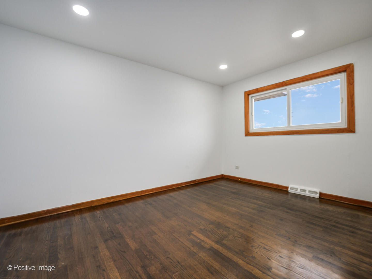 68 North Albert Street Mount Prospect, IL 60056 - Photo 9 of 15 a view of an empty room