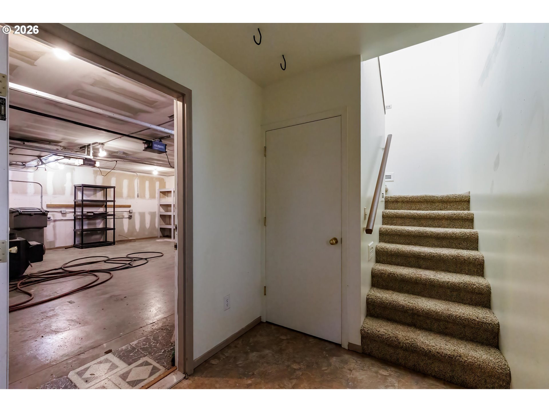 3251 Southwest Redmond Hill Road McMinnville, OR 97128 - Photo 33 of 46 a view of entryway and hall