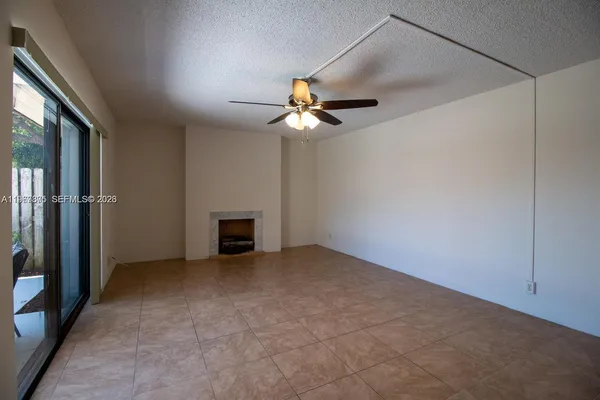 $2,075 | 351 Lake Arbor Drive, Palm Springs, FL 33461