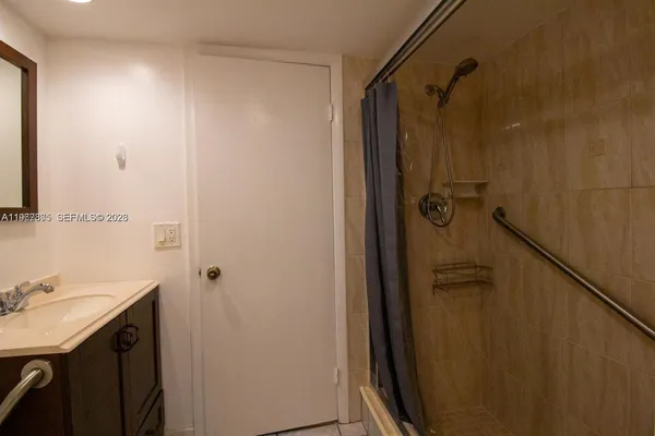 $2,075 | 351 Lake Arbor Drive, Palm Springs, FL 33461