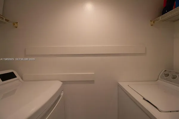 $2,075 | 351 Lake Arbor Drive, Palm Springs, FL 33461