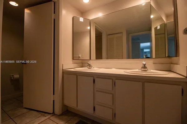 $2,075 | 351 Lake Arbor Drive, Palm Springs, FL 33461