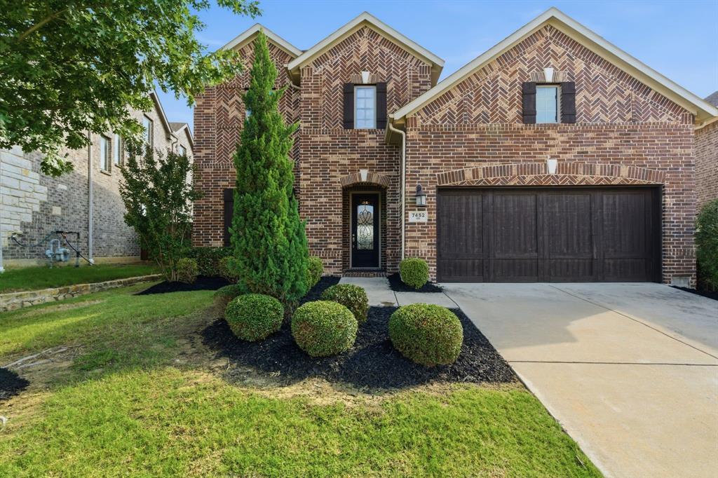 7452 Reverchon Drive Irving, TX 75063 - Photo 2 of 40