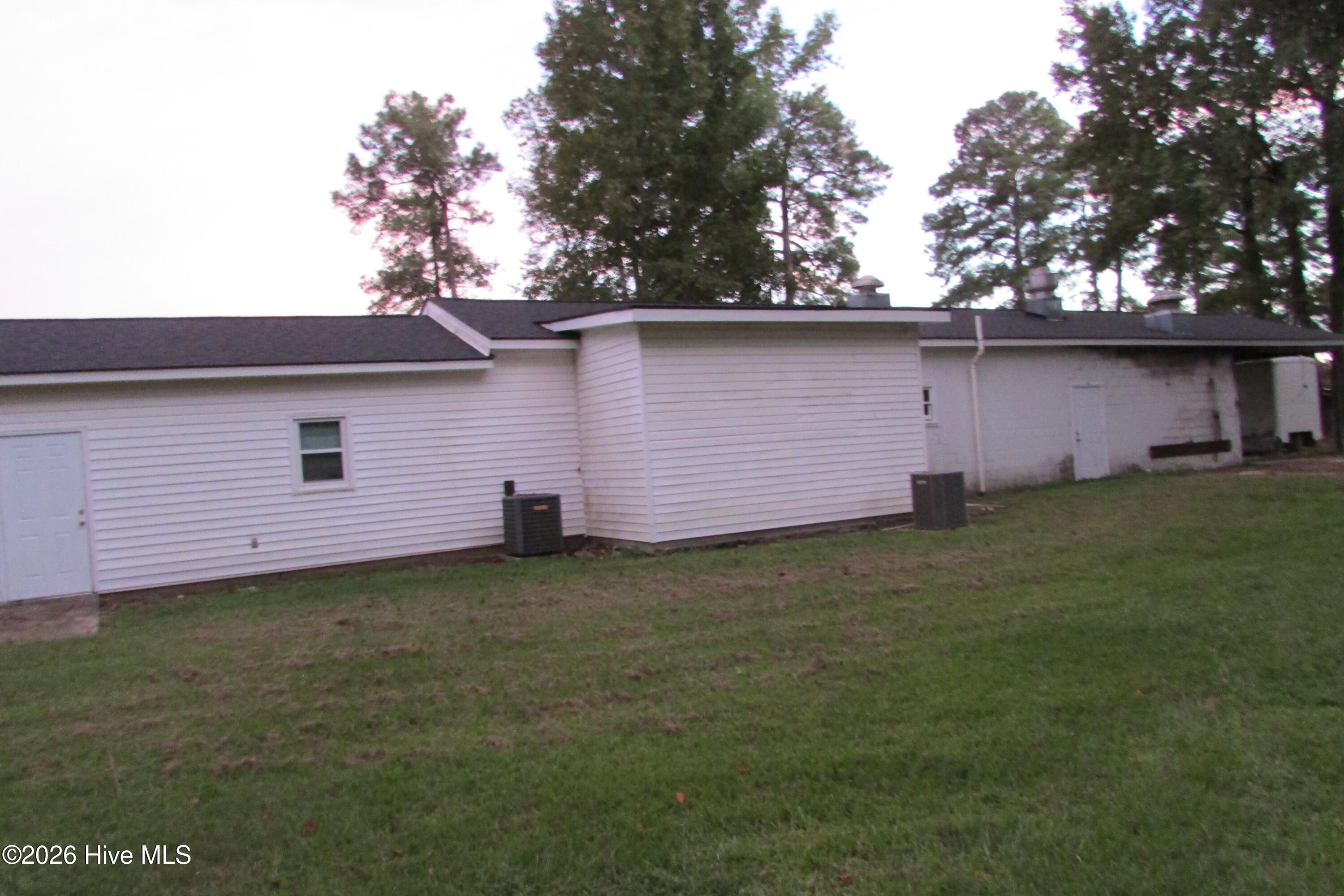 2347 West Wards Bridge Road Warsaw, NC 28398 - Photo 6 of 14 IMG_5390