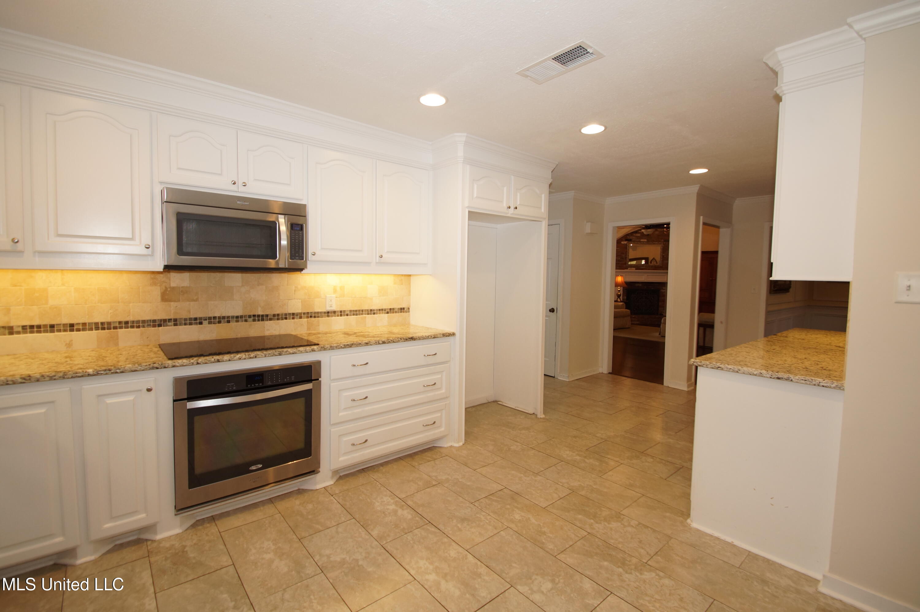 5365 River Thames Road Jackson, MS 39211 - Photo 13 of 44 DSC06379