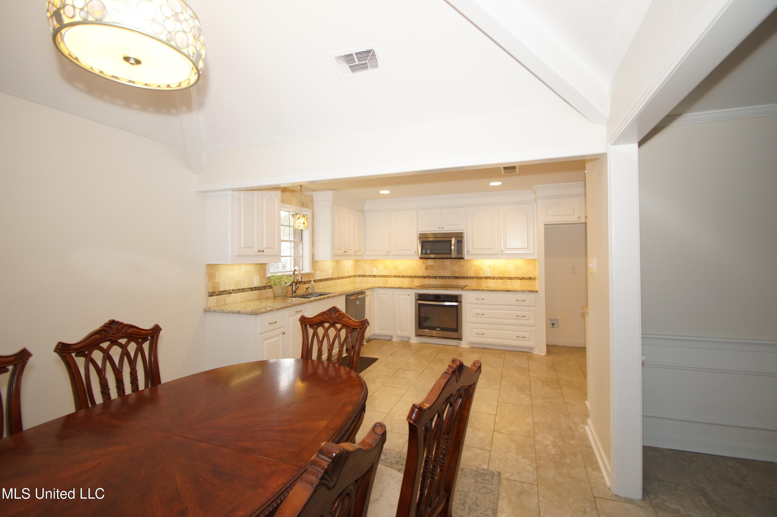 5365 River Thames Road Jackson, MS 39211 - Photo 14 of 44 DSC06382