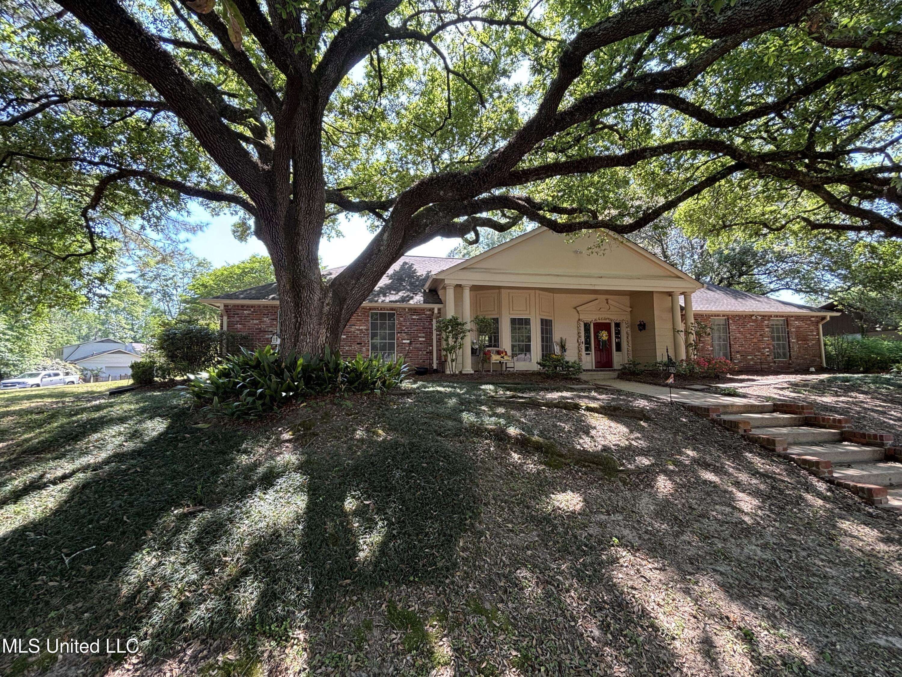 5365 River Thames Road Jackson, MS 39211 - Photo 3 of 44 River Thames f3