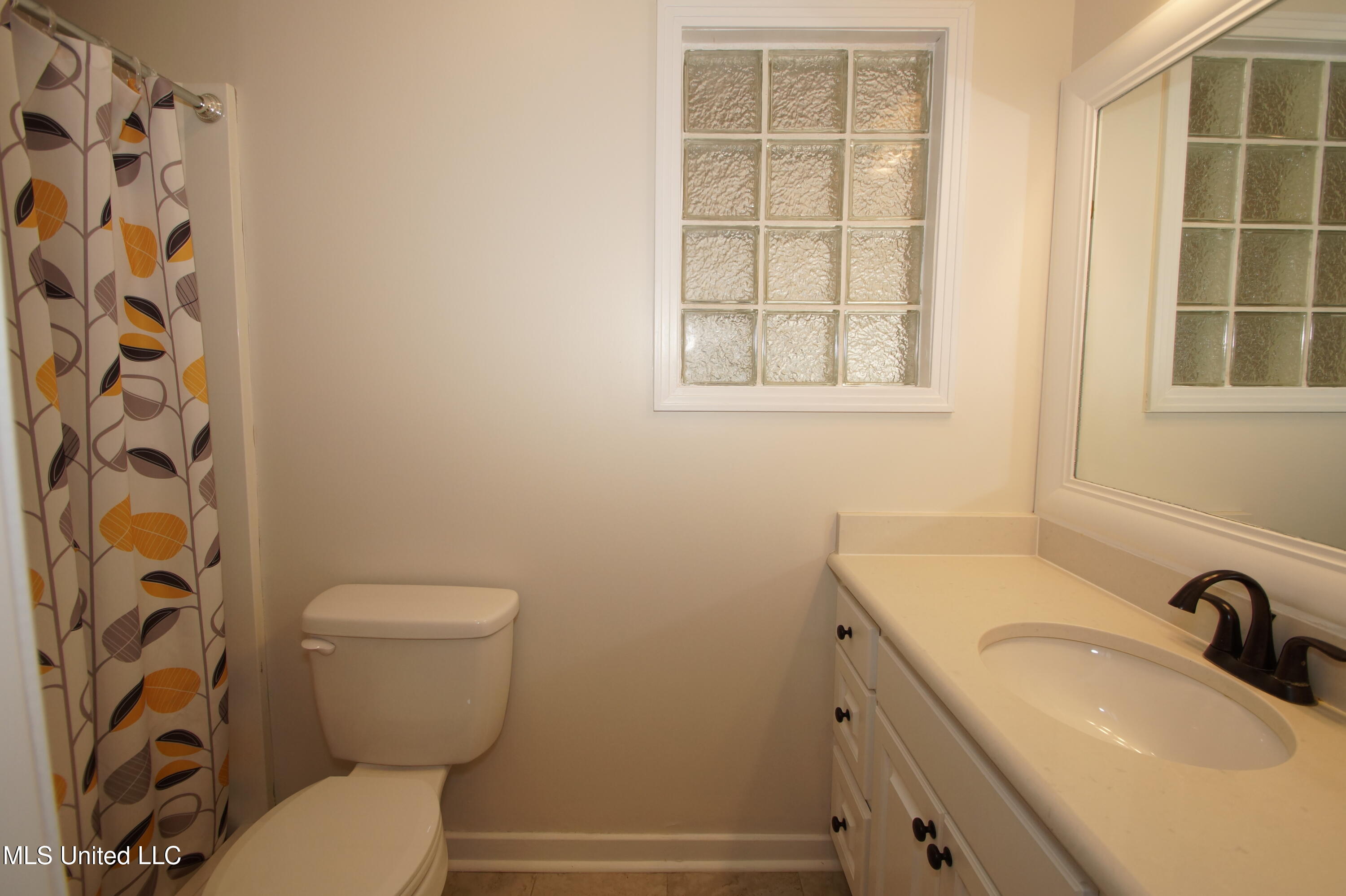 5365 River Thames Road Jackson, MS 39211 - Photo 36 of 44 DSC06414