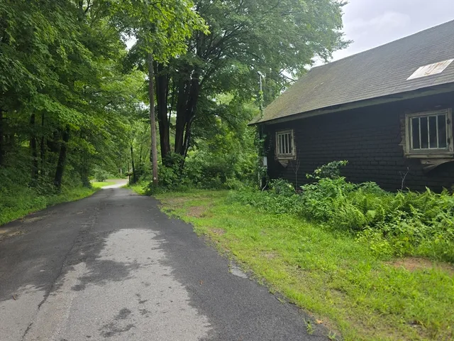 $420,000 | 9 Piehl Drive, Charlton, MA 01507