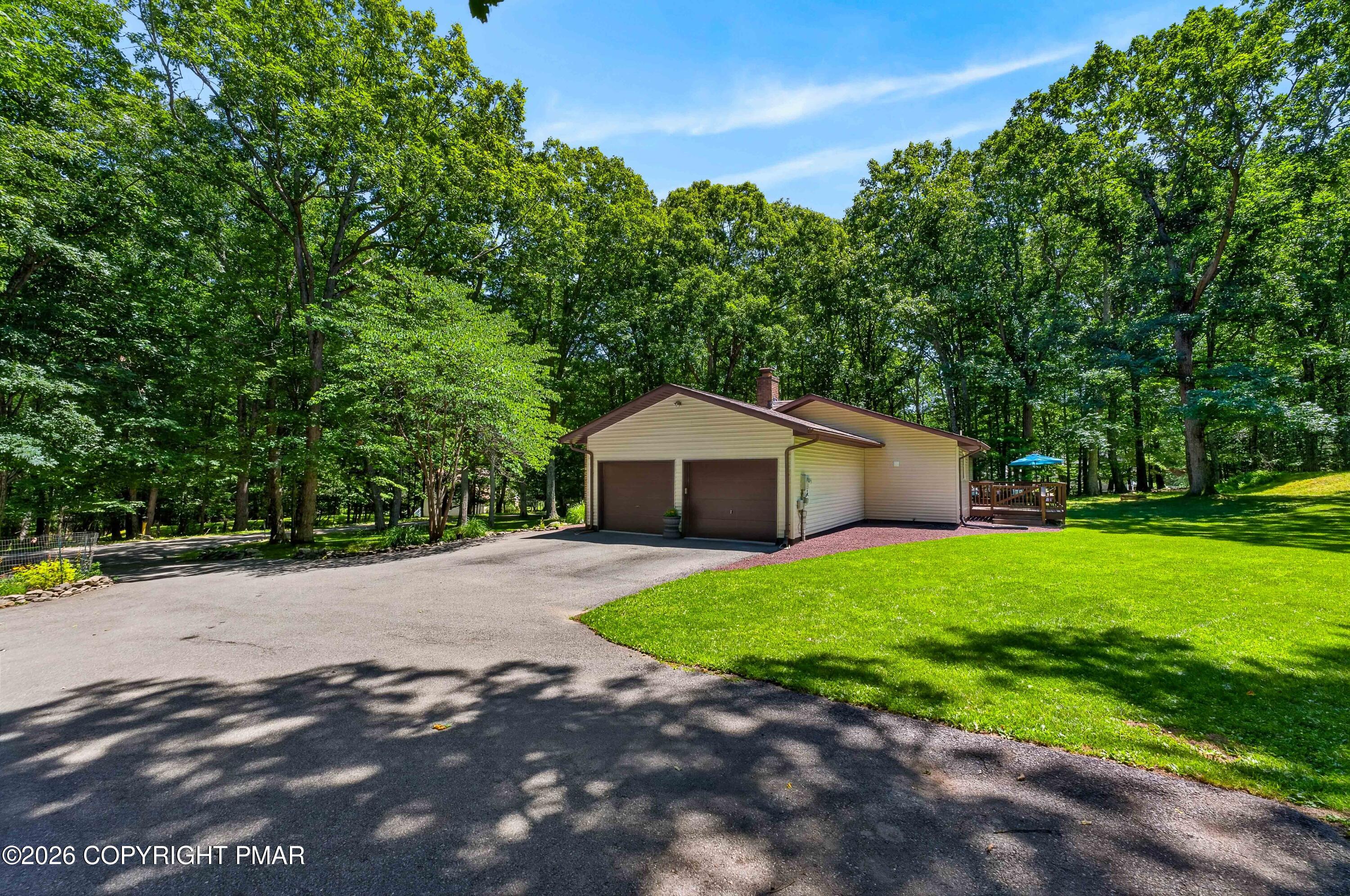 400 Ridge Circle Cresco, PA 18326 - Photo 6 of 58 400 Ridge Circle, Cresco, PA-09