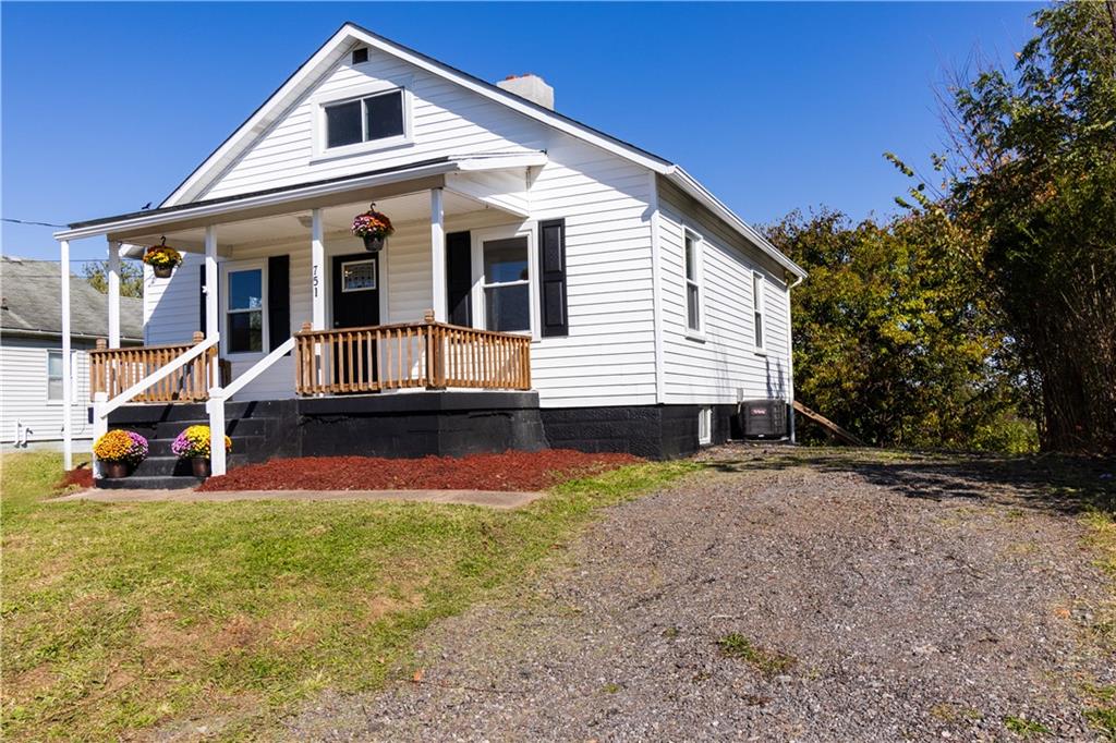 751 Cleveland Road Washington, PA 15301 - Photo 3 of 14 Gallery Image 3
